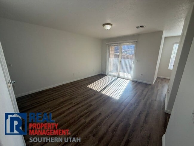 Photo - 794 N 195 W St