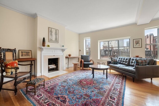 Building Photo - 365 Marlborough St Unit 5 Rental