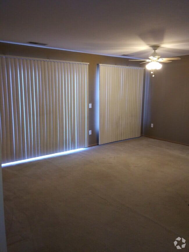 Building Photo - 6905 67th St Unit 104 Rental