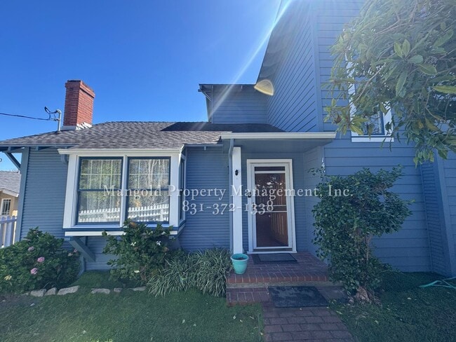 Photo - 4 Bedroom Ocean View Home with Private Balcony & Deck