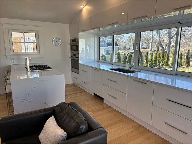 Photo - 76 Memorial Blvd Unit Rear