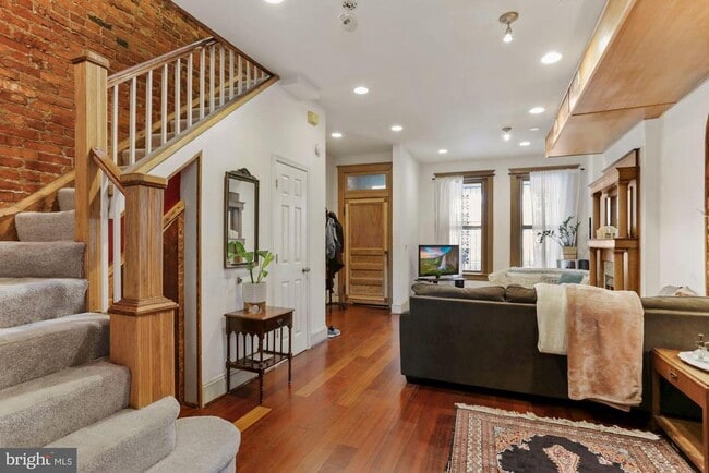 Photo - 1116 Monroe St NW