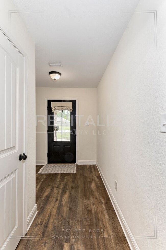 Photo - Elegant 4 Bed 3 Bath Cul-de-sac Home in Silverhill