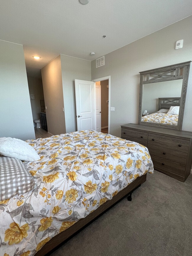 Photo - 1801 S Dunkirk St Unit ID1061367P