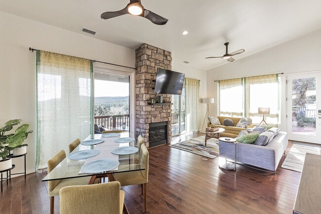 Building Photo - 1140 E Elk Rim Ct Unit ID1247714P Rental