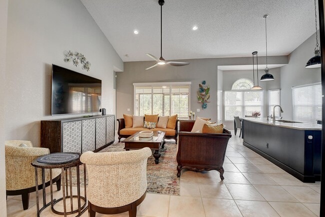 Photo - 8253 Horseshoe Bay Rd