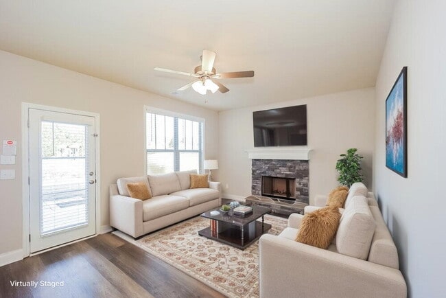 Photo - 425 Flowery Branch Ct