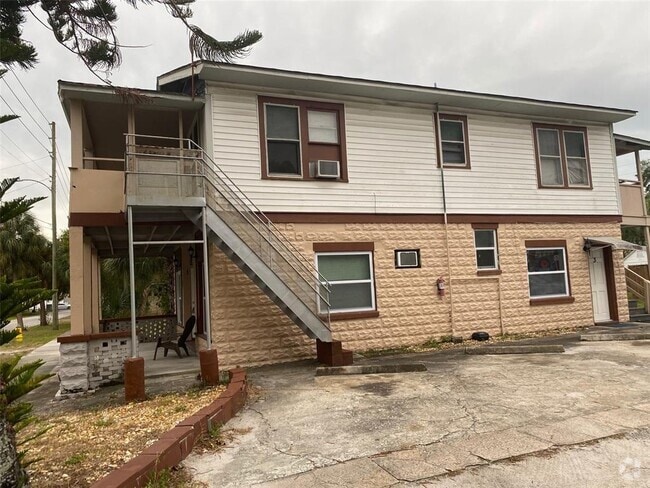 Building Photo - 610 14th St N Unit 2 Rental