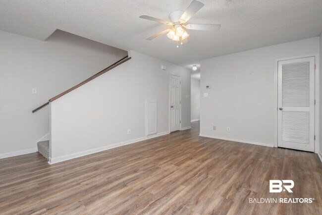 400 E 24th Ave
