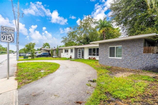 Photo - 17930 NE 6th Ave