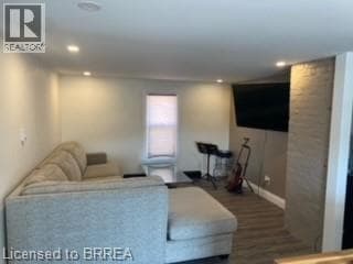 Photo - 122 Nelson St
