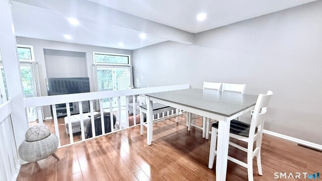 Photo - 507 Mill Pond Dr Unit 507