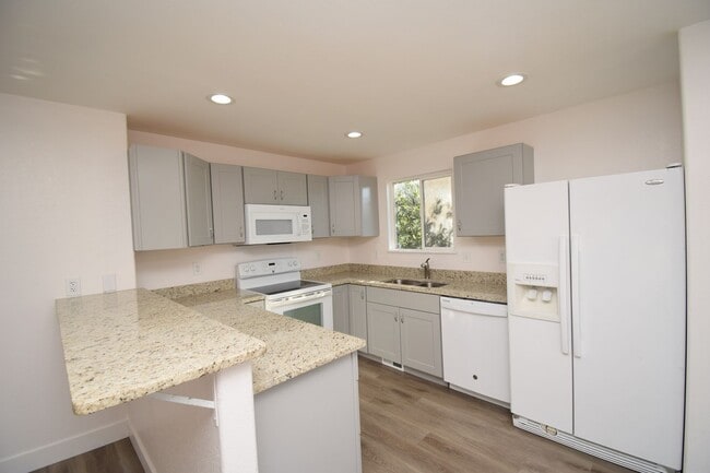 Photo - Huge 6 Bed 2 Bath Home in SLC!!!