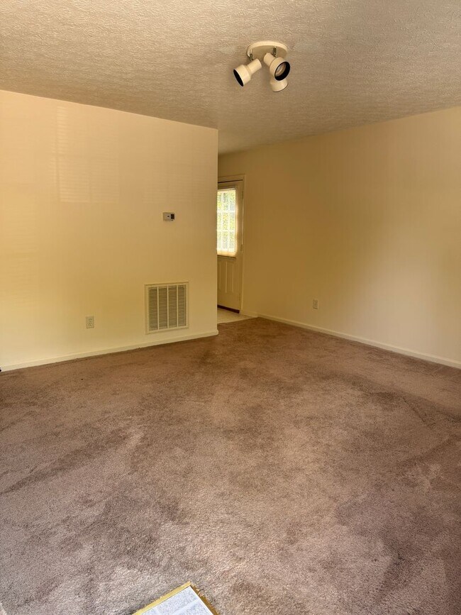 Photo - 540 Monticello Ave Unidad B