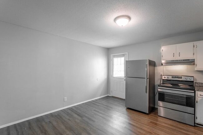 Building Photo - 113 Goodson Ave Unit 10