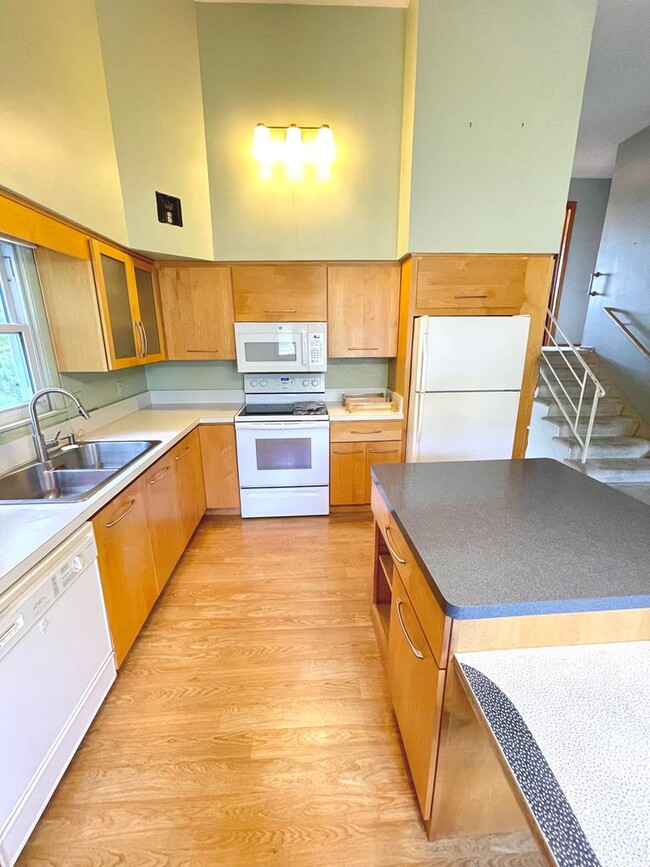 Photo - AVAILABLE Now! - Gorgeous 3 Bed 2 bath Home!