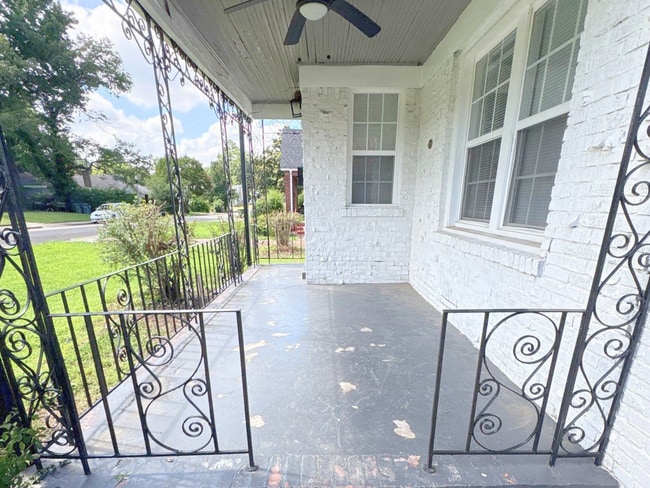 Photo - 859 Biggs St