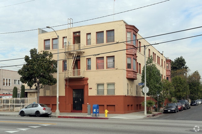 Building Photo - Catalina Court