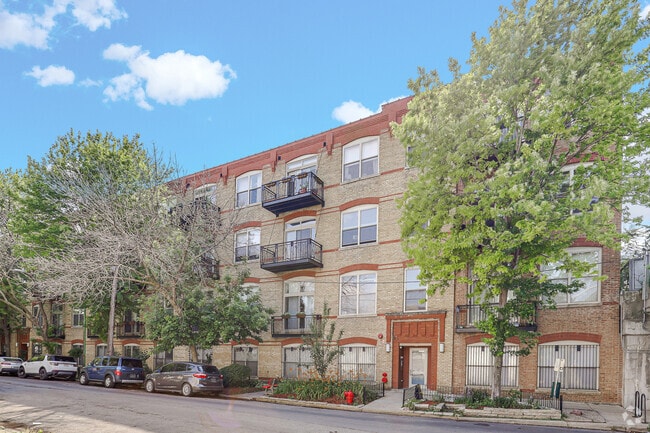 Building Photo - 1740 N Maplewood Ave Rental