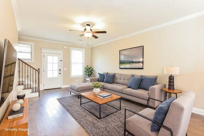 Photo - 575 Hollandale Rd