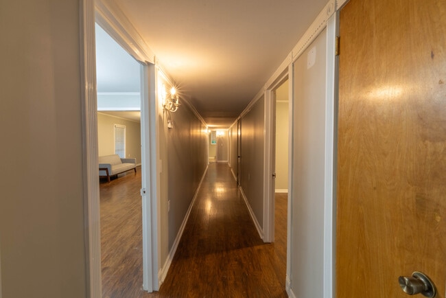 Hallway - 311 Linden Cir