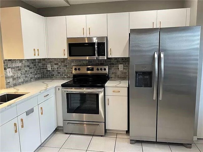 Photo - 3592 Coco Lake Dr