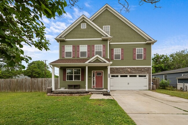 Building Photo - Spacious 6-Bedroom Home with Private Backyard in Norfolk