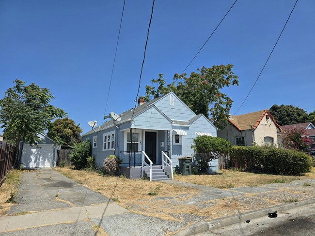 Building Photo - 228 Cassady St Rental