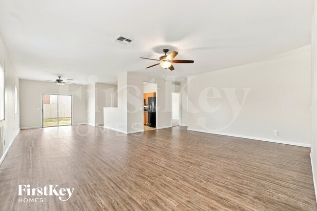 1888 E Silversmith Trail
