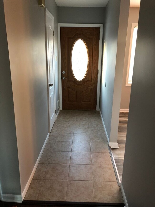 Photo - 2 bedrrom + basement Townhouse with Waterv...