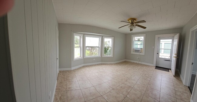 Photo - 1755 Ridgefield Ave