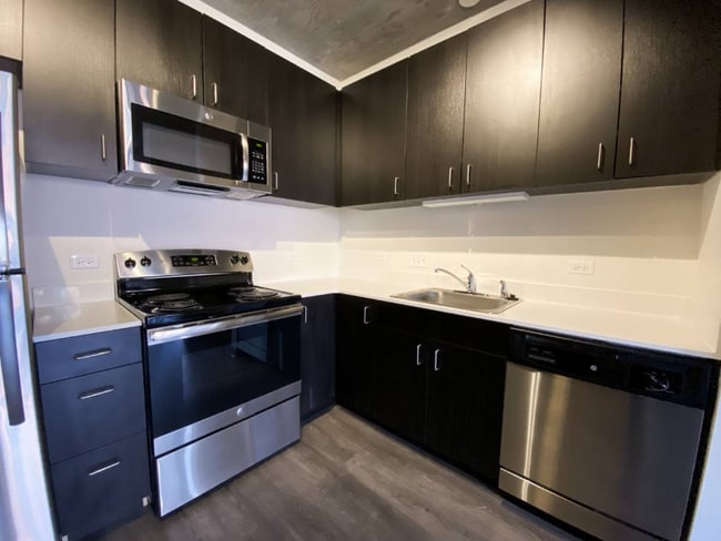 Photo - 3198 N Clark St