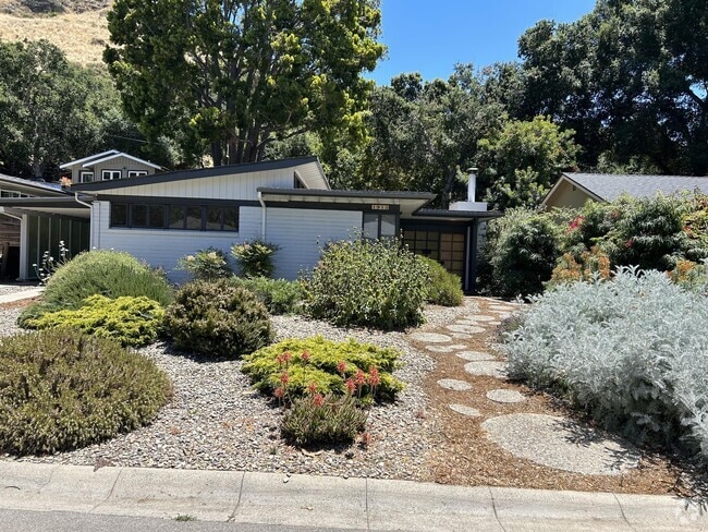 Building Photo - 1913 Corralitos Ave Rental