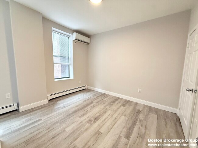 Photo - 15 Ruggles St Unit 3