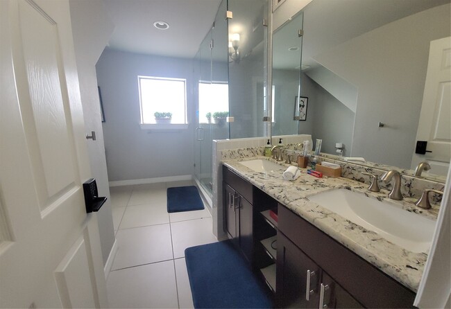 Photo - 1413 Holly St