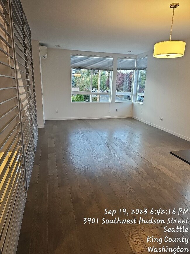 Photo - West Seattle townhome - 3 bedroom 3.5 bath...