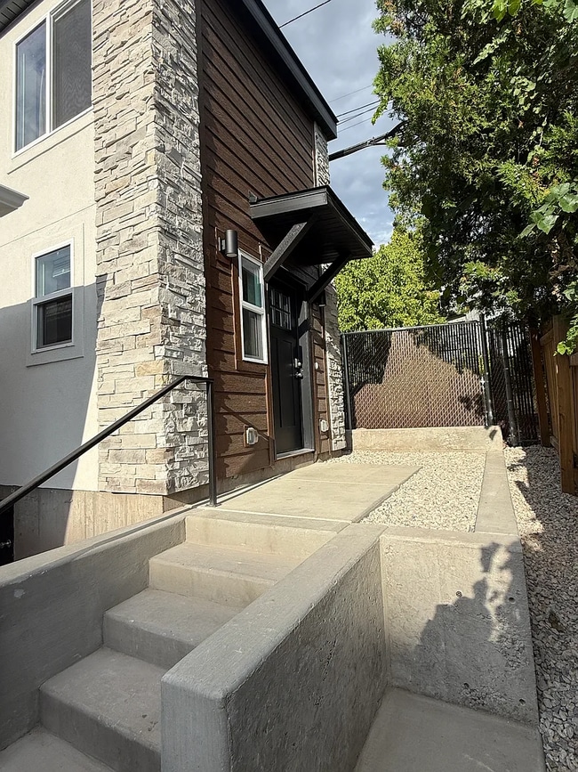 Building Photo - 515 S Koneta Ct Unit ADU