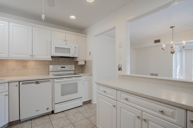 Photo - 24 Danbury Ct