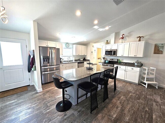 Photo - 7436 Michael St