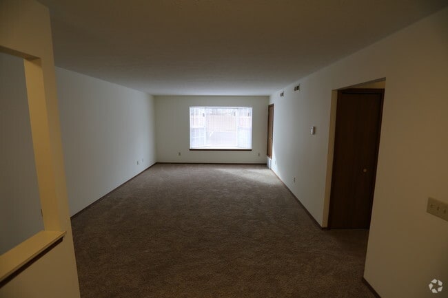 Cross Creek Apartments