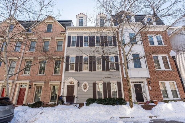 Building Photo - 720 Carpenter Rd