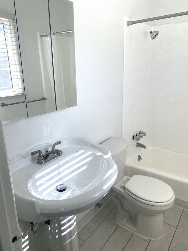 Photo - Lillian Way Apartments