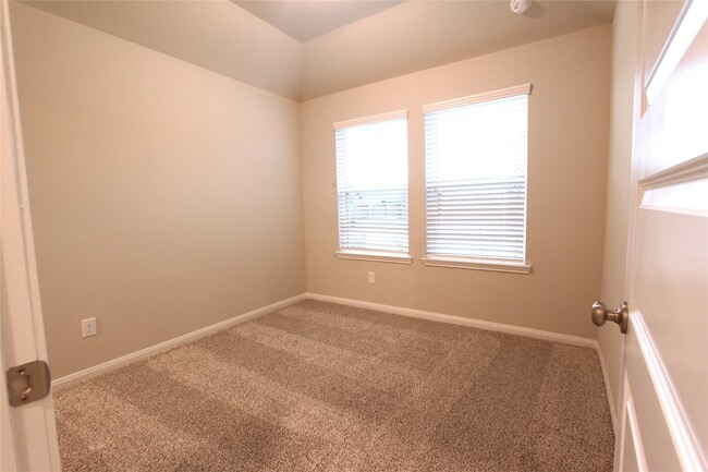 Photo - 906 Pismo Ln