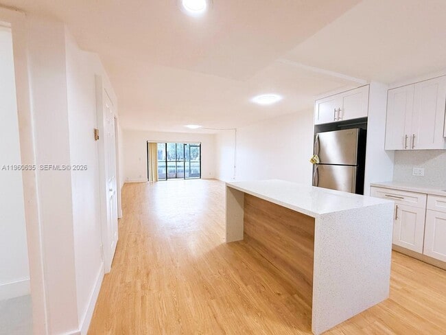 Photo - 440 Lakeview Dr Unit 102