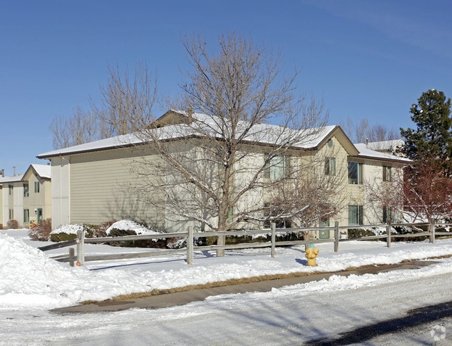 Oakwood Senior Apartments
