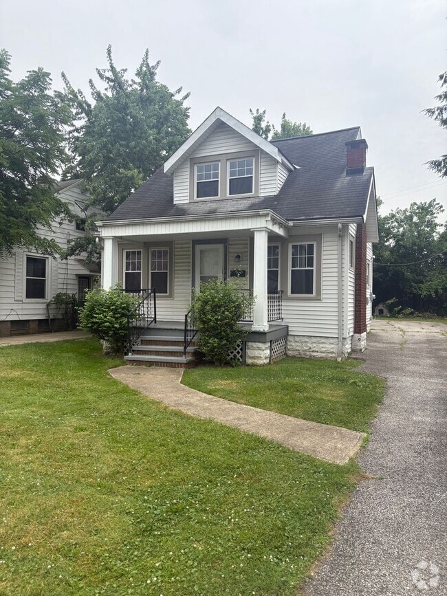 Building Photo - 11104 Plymouth Ave Rental
