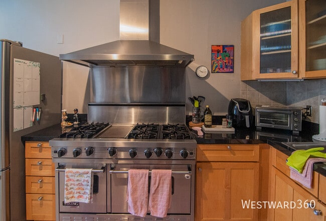 Photo - 3707 N Bosworth Ave Unit 2