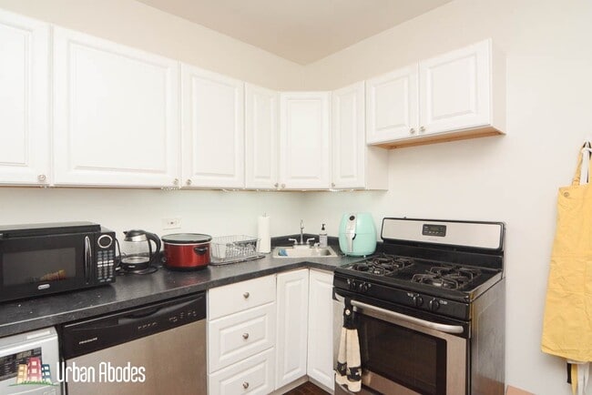 Photo - 3716 N Hoyne Ave Unit M05B