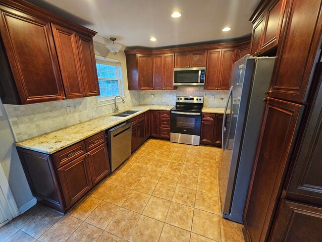 Photo - 503 W Tietgen St