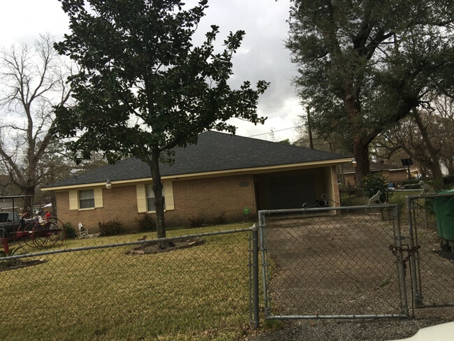 Building Photo - 2505 Garwood Dr Rental